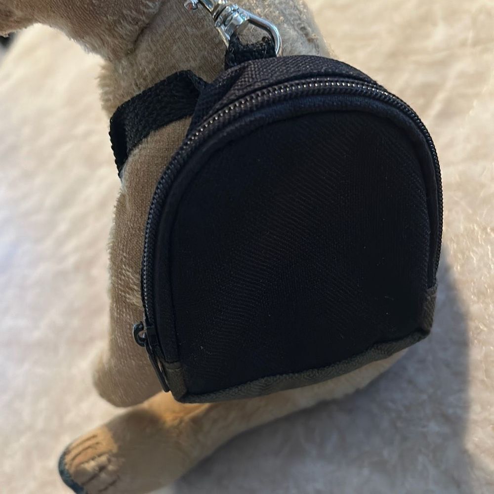 Mini Backpack Keychain - Picture 3 of 4